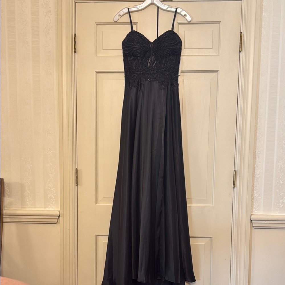 New With Tags! David's Bridal Strapless Gown